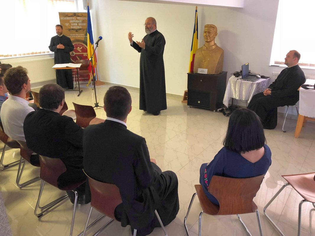 Emoţii deosebite la revederea Promoţiei 2008, la Seminarul Teologic Dorohoi 14512