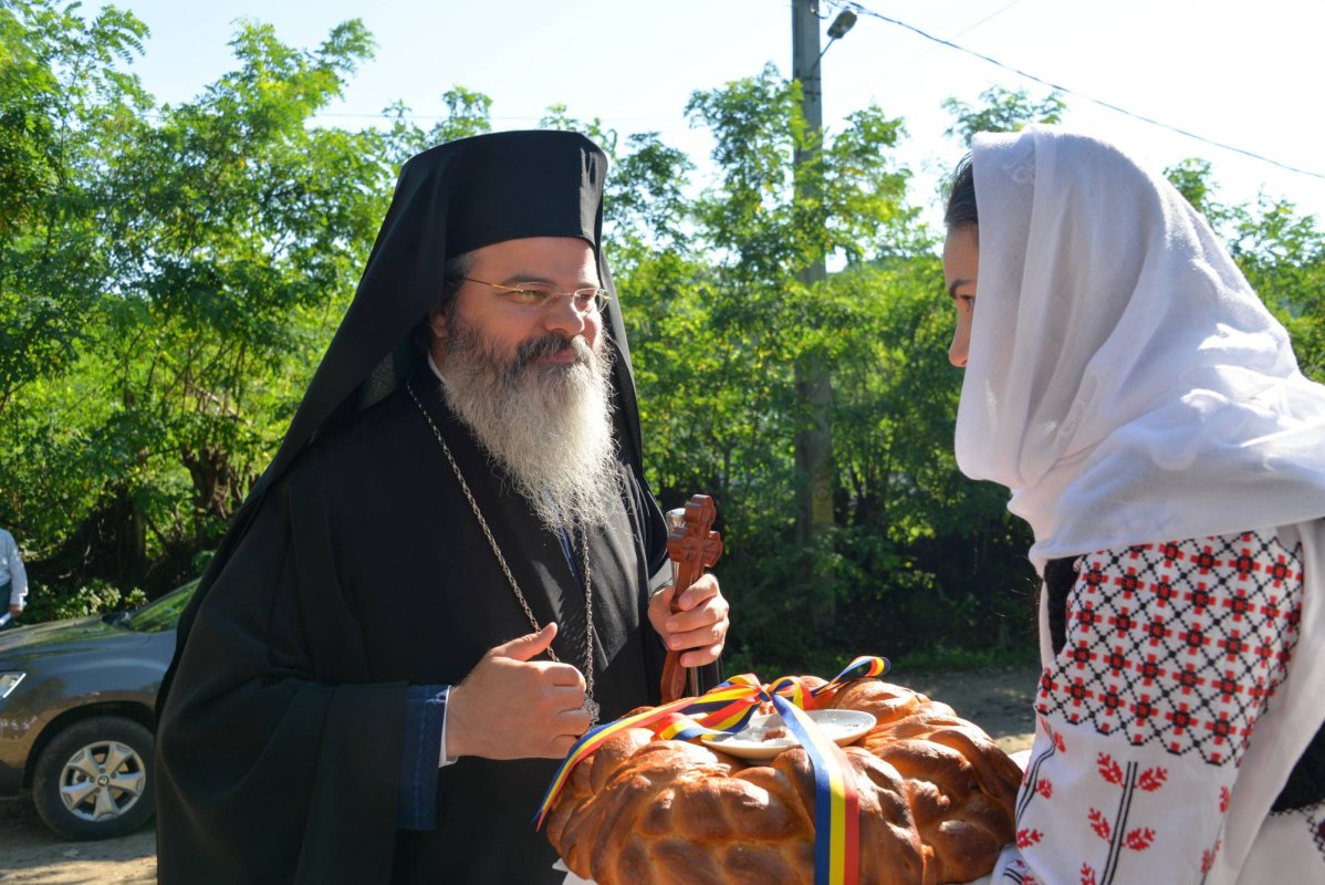 PS Ignatie, la Tătărăni: „Omul neglijent cu sine însuşi este un om neglijent şi cu cei din jurul său“ 14492