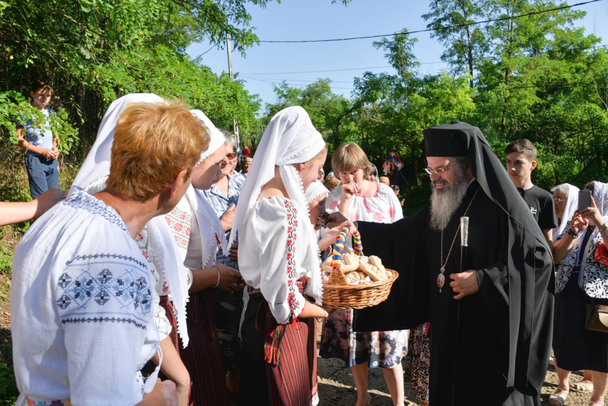 PS Ignatie, la Tătărăni: „Omul neglijent cu sine însuşi este un om neglijent şi cu cei din jurul său“ 14493