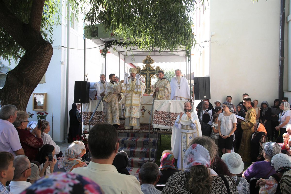 Biserica persoanelor cu deficiențe de auz din Sibiu a fost sfințită 14436