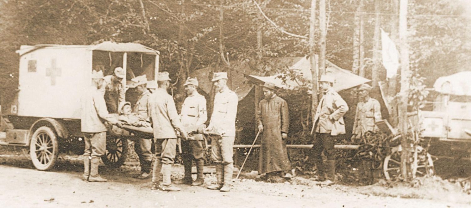 Preotul și medicul, ipostaze ale ajutorării soldaților răniți 14407