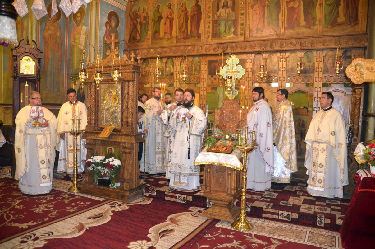 PS Damaschin: „Dumnezeu ne ştie viaţa noastră cu bunele şi cu mai puţin bunele ei” 14369