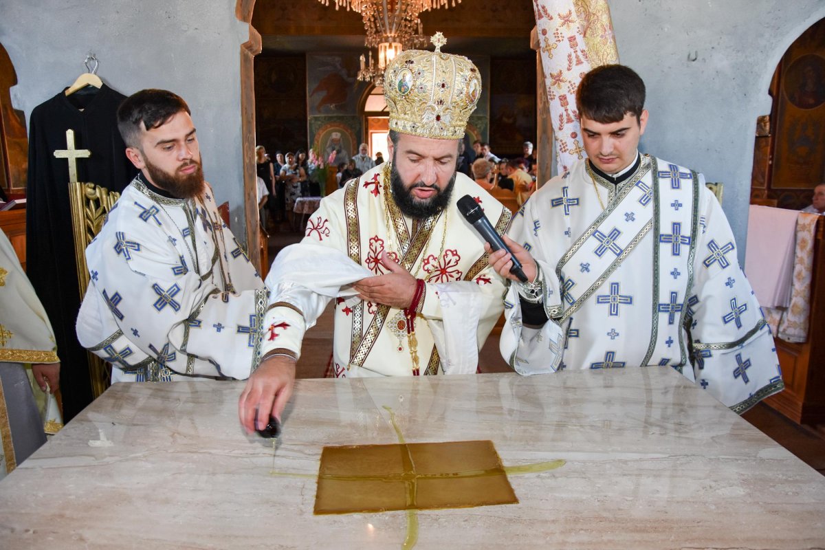 Slujiri arhierești în Mitropolia Banatului 14403