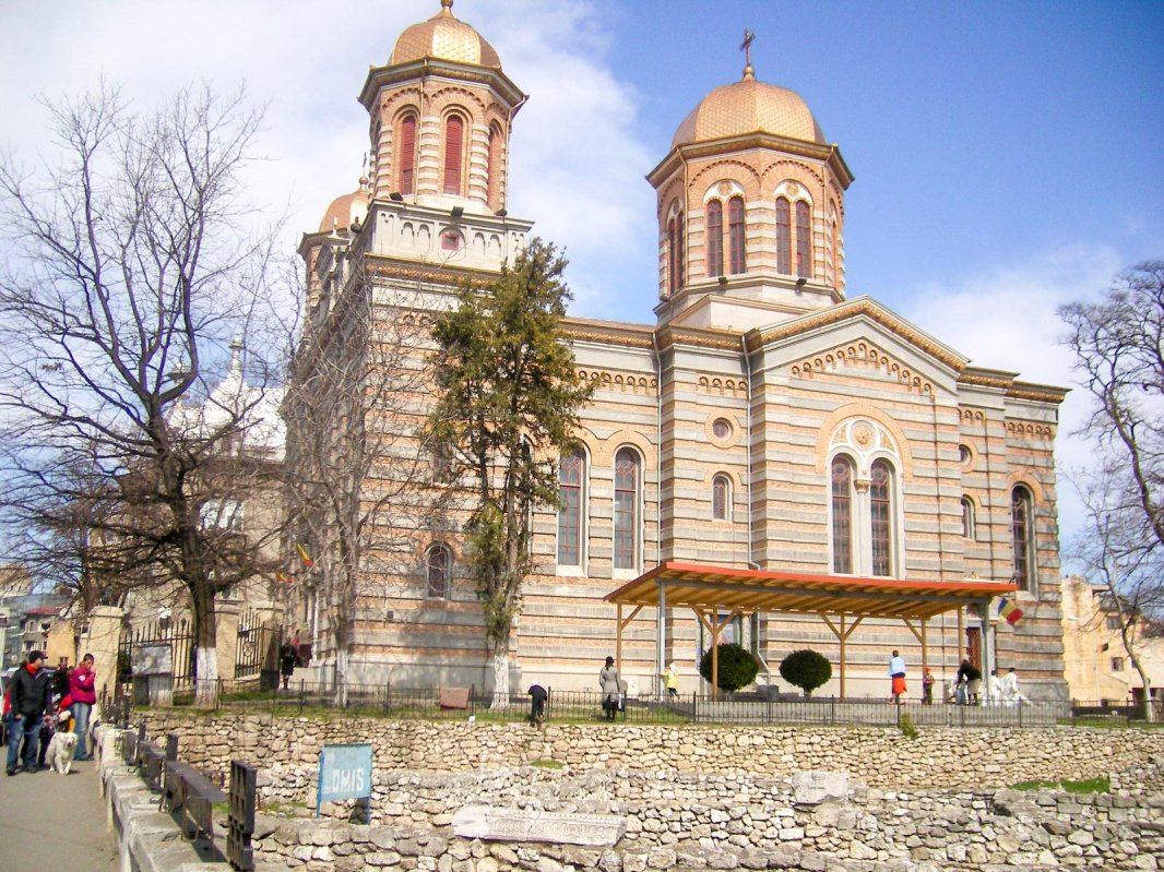 Slujiri arhiereşti în Mitropolia Munteniei şi Dobrogei 14409