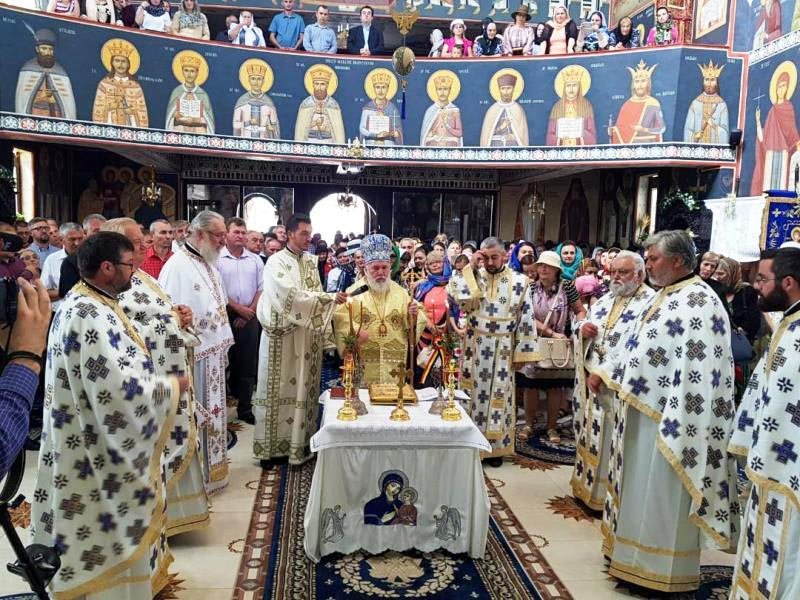 Slujiri arhiereşti în Mitropolia Munteniei şi Dobrogei 14413