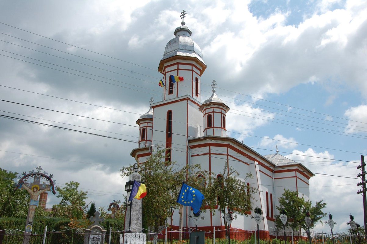 Slujiri arhierești și târnosiri în Duminica a șaptea după Rusalii 14376