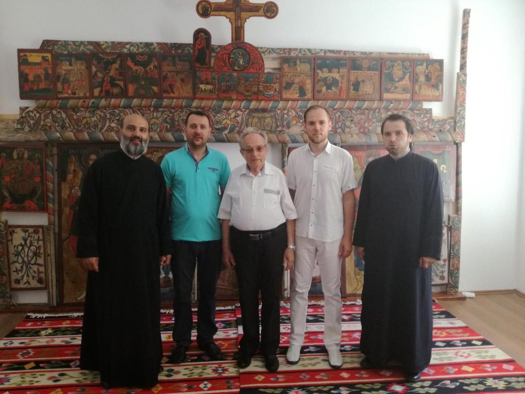 Donaţie de carte pentru teologii craioveni 14295