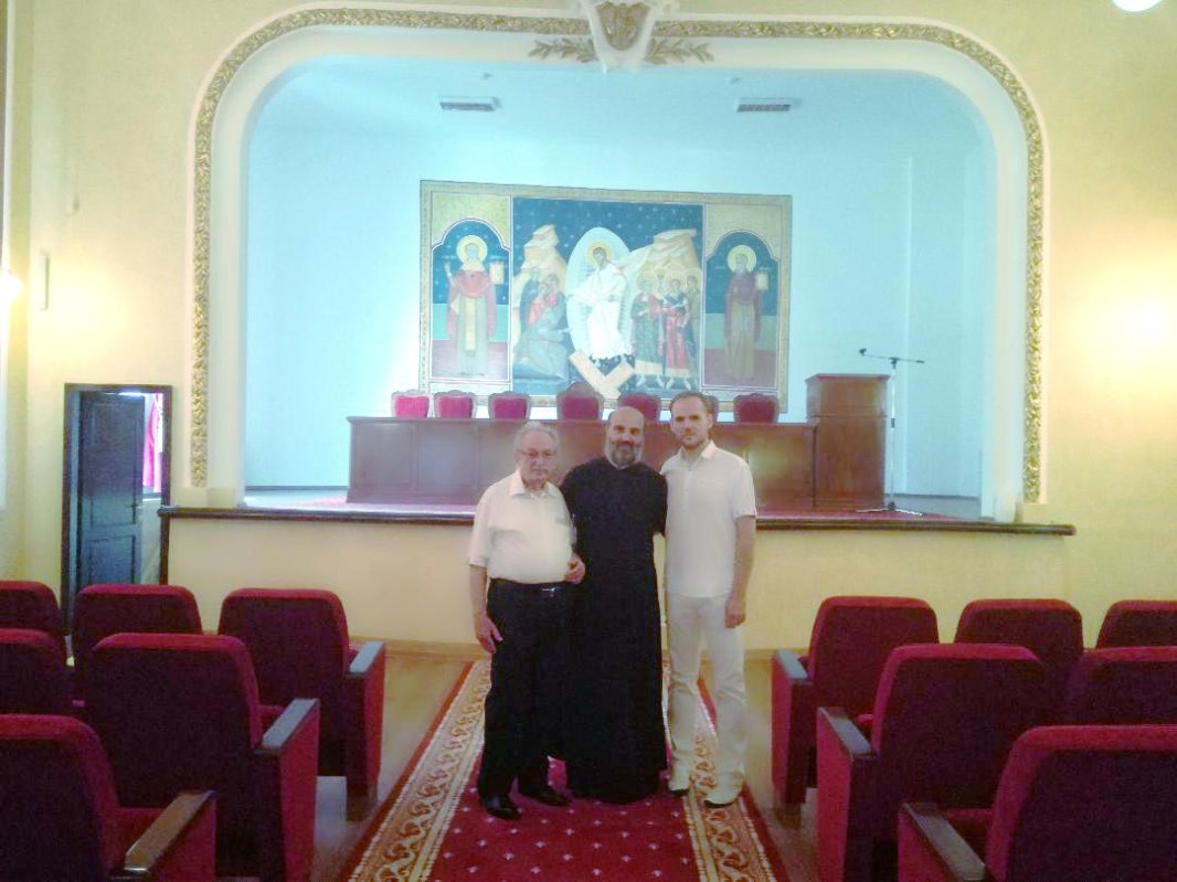 Donaţie de carte pentru teologii craioveni 14297