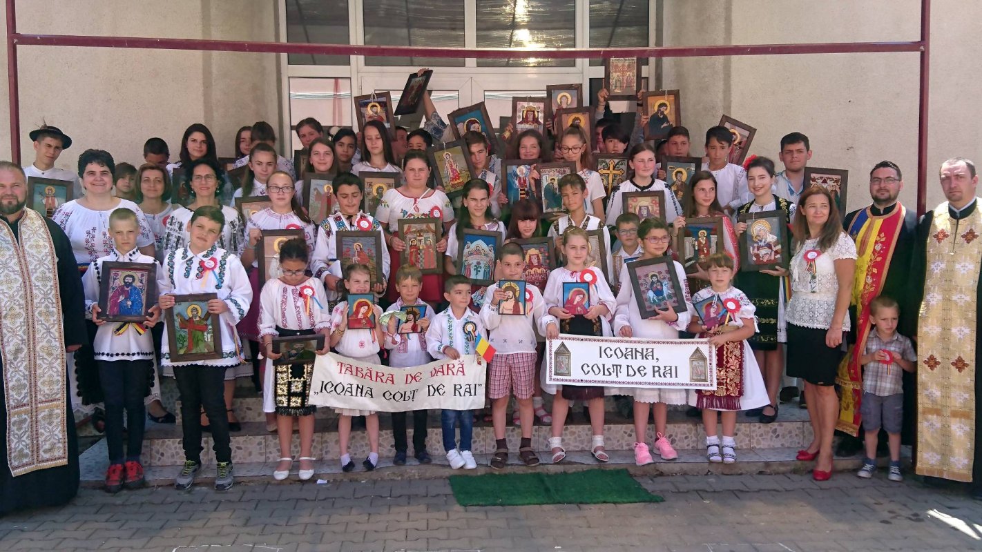 Micul apostol”, tabără de iconografie pe sticlă 14274