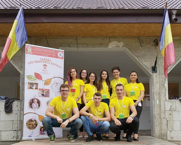 Oamenii din spatele proiectului „Tabăra din pridvorul satului” 14195