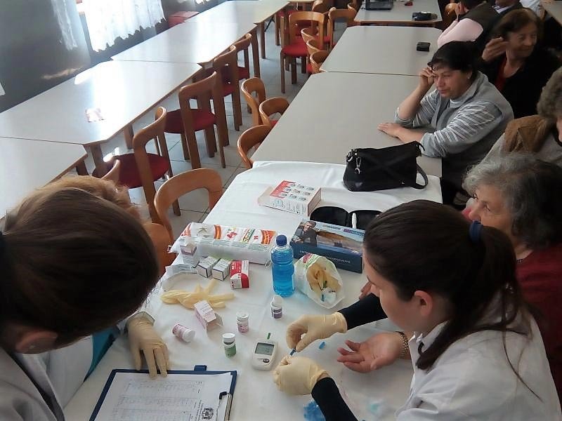 Asistență medicală gratuită pentru 100 de persoane defavorizate din sate sibiene 14142