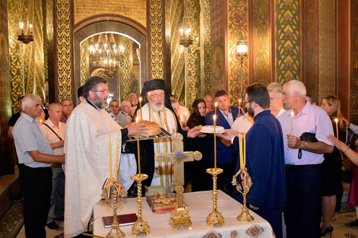 Slujbă de pomenire la mormântul reginei Maria 14184