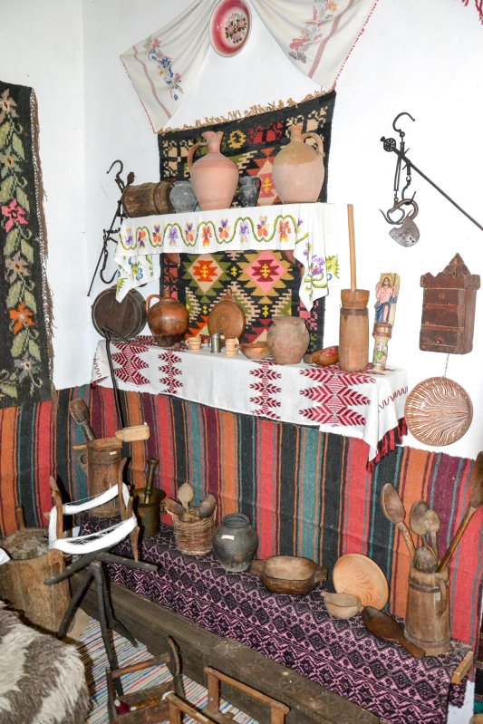 Colecție etnografică inedită la Pomârla 14098