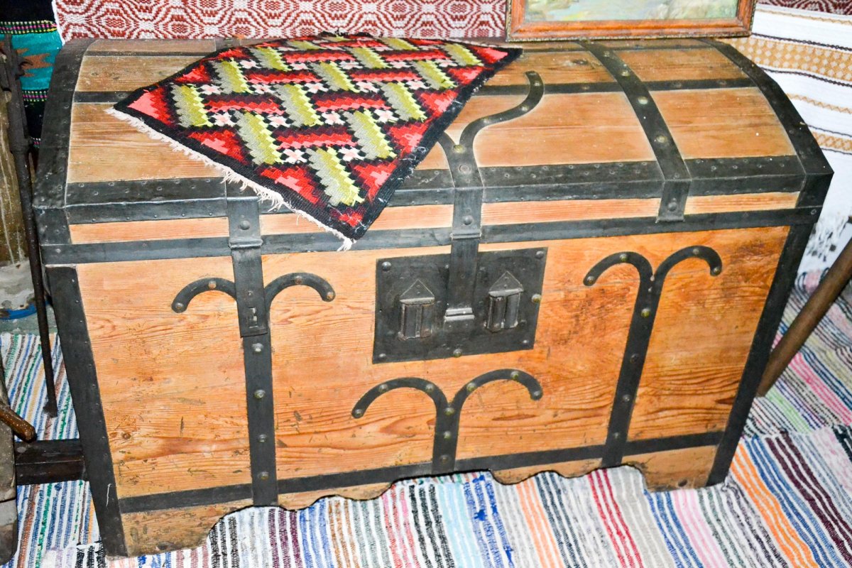 Colecție etnografică inedită la Pomârla 14104