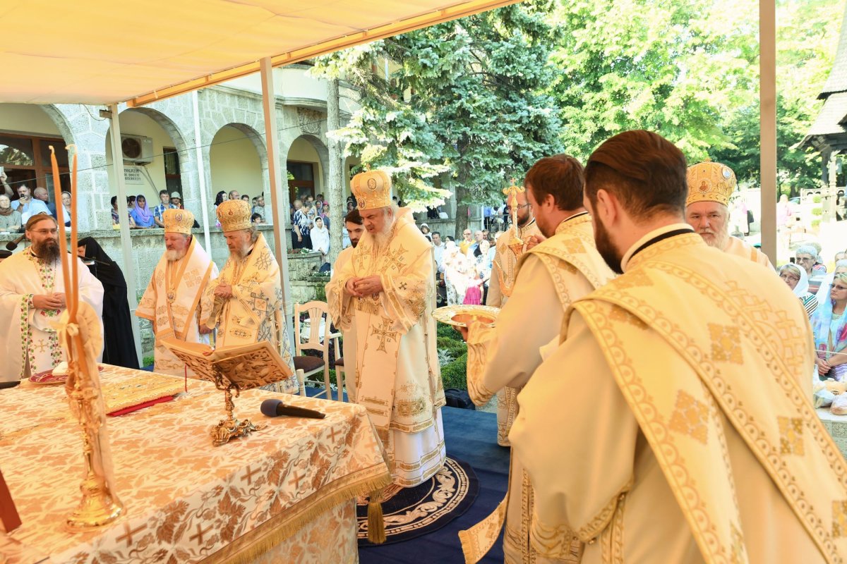 Patriarhul României, aniversat la Techirghiol 14035