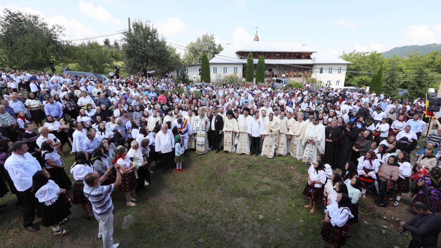 Slujiri arhierești și hramuri 14016