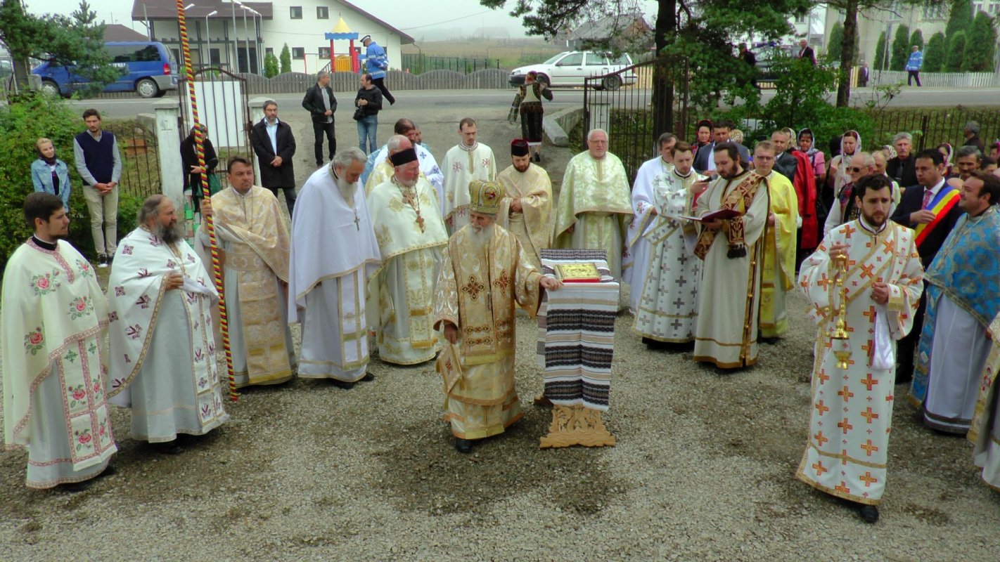 IPS Pimen: „Dumnezeu este Cel care desăvârşeşte lucrul mâinilor noastre” 13938