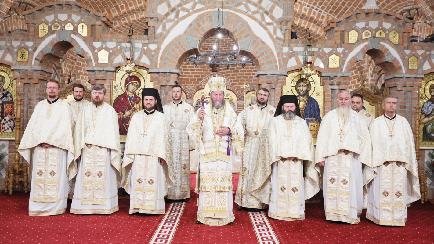 Slujiri arhierești și hramuri în Duminica a 8-a după Rusalii 13947