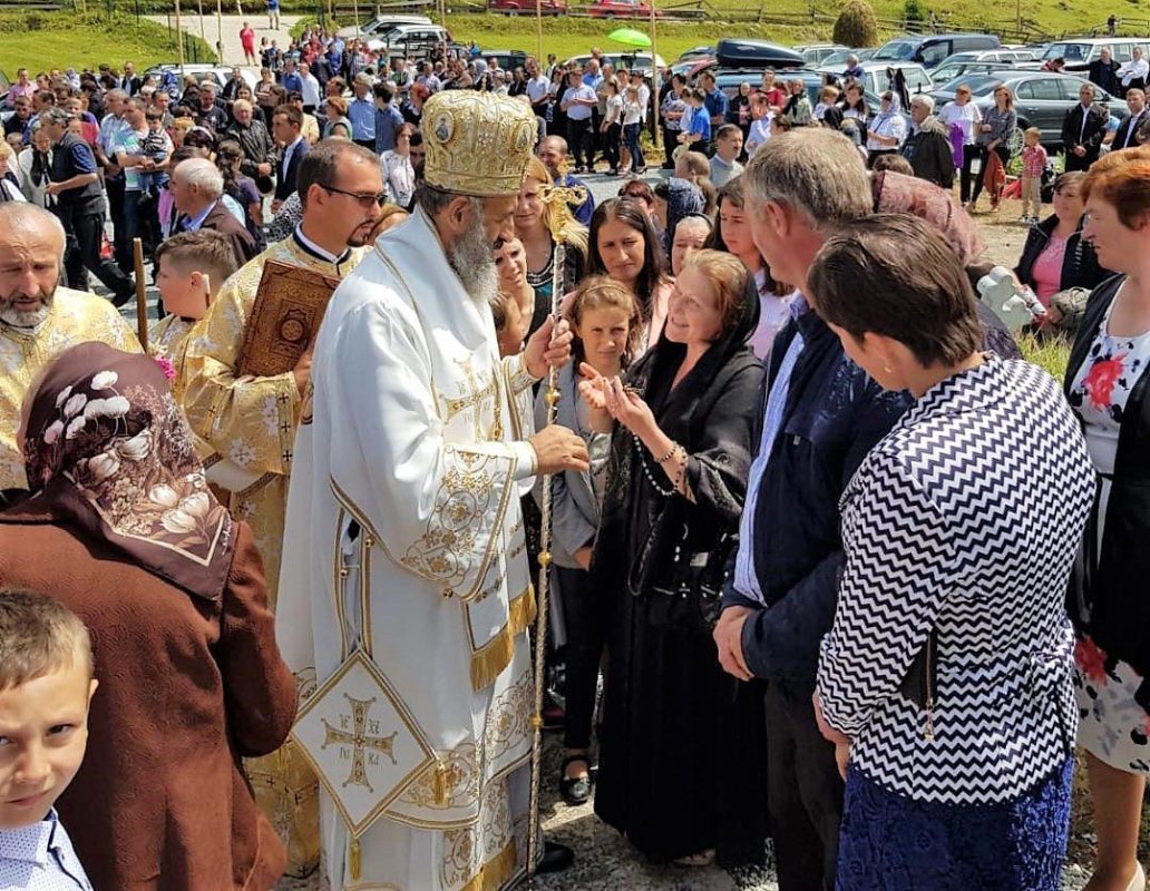 Slujiri arhierești și hramuri în Duminica a 8-a după Rusalii 13954