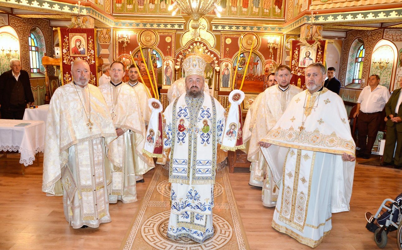 Slujiri arhierești și hramuri în Duminica a 8-a după Rusalii 13958