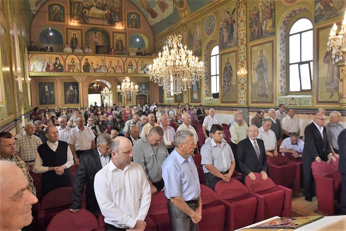 Slujiri arhierești și hramuri în Duminica a 8-a după Rusalii 13960