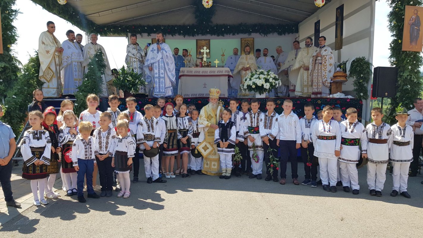 A fost sfinţită pictura bisericii din Botoşana 13835