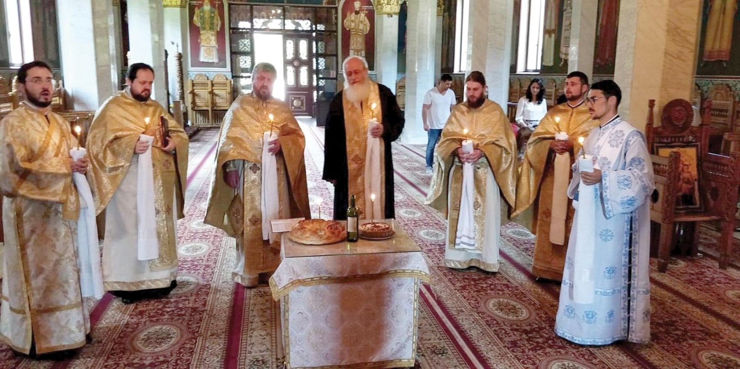 Întâlnire după 10 ani la seminarul de la Neamţ 13812