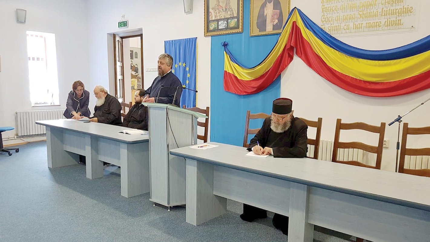 Întâlnire după 10 ani la seminarul de la Neamţ 13813