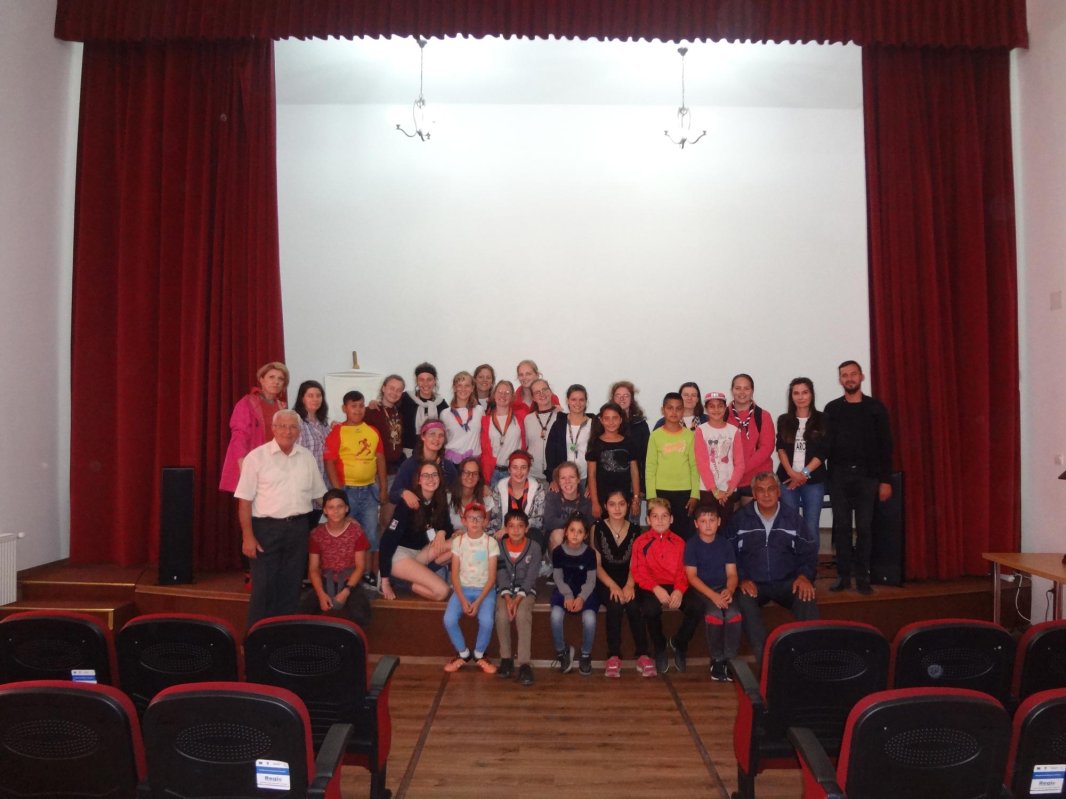 Oaspeți belgieni la Centrul de copii din Grădinari, Olt 13790