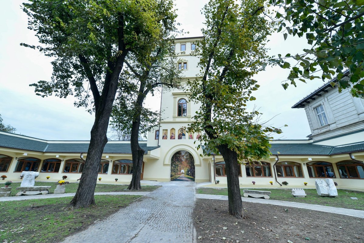 Istoria unei foste mănăstiri închinate Sfântului Pantelimon 13734