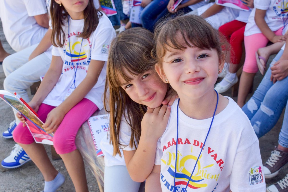 Bucurie și speranță pentru copii la Moniom 13653