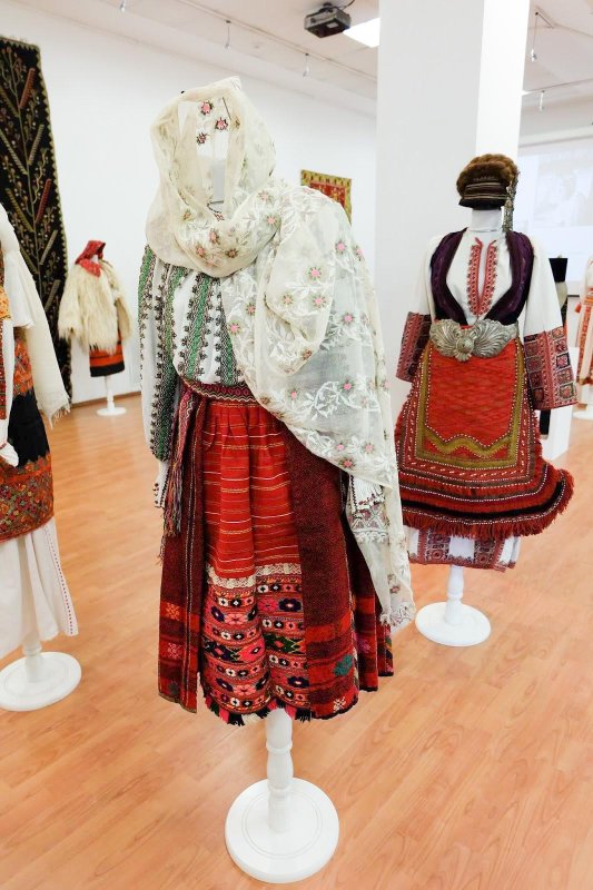 Costumul popular, un „act de identitate” 13558