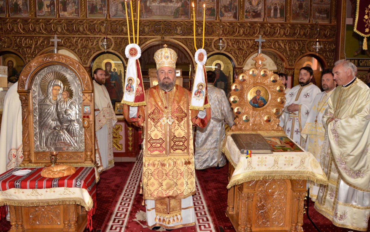 Slujiri arhierești în Duminica a 9-a după Rusalii 13512