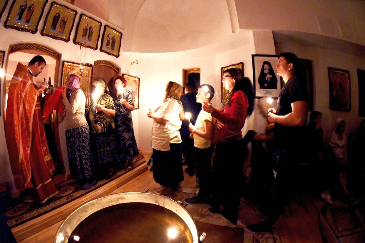 Priveghere la început de lună în Parohia Parpaniţa 13261