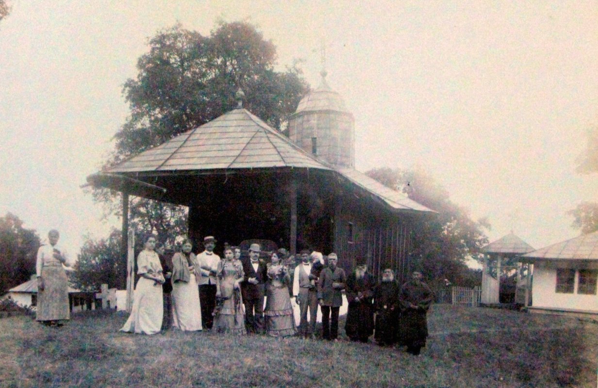 Buluc, schitul din Athosul românesc al Vrancei 13404