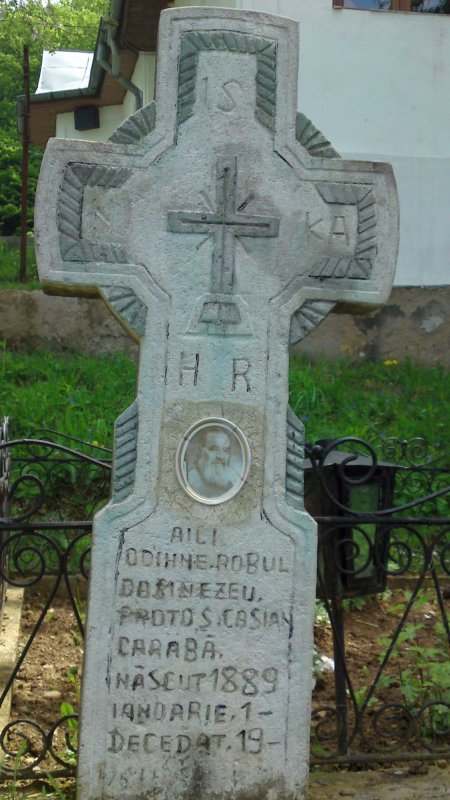 Buluc, schitul din Athosul românesc al Vrancei 13406