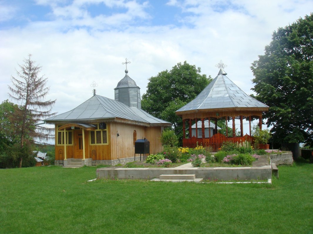 Buluc, schitul din Athosul românesc al Vrancei 13410