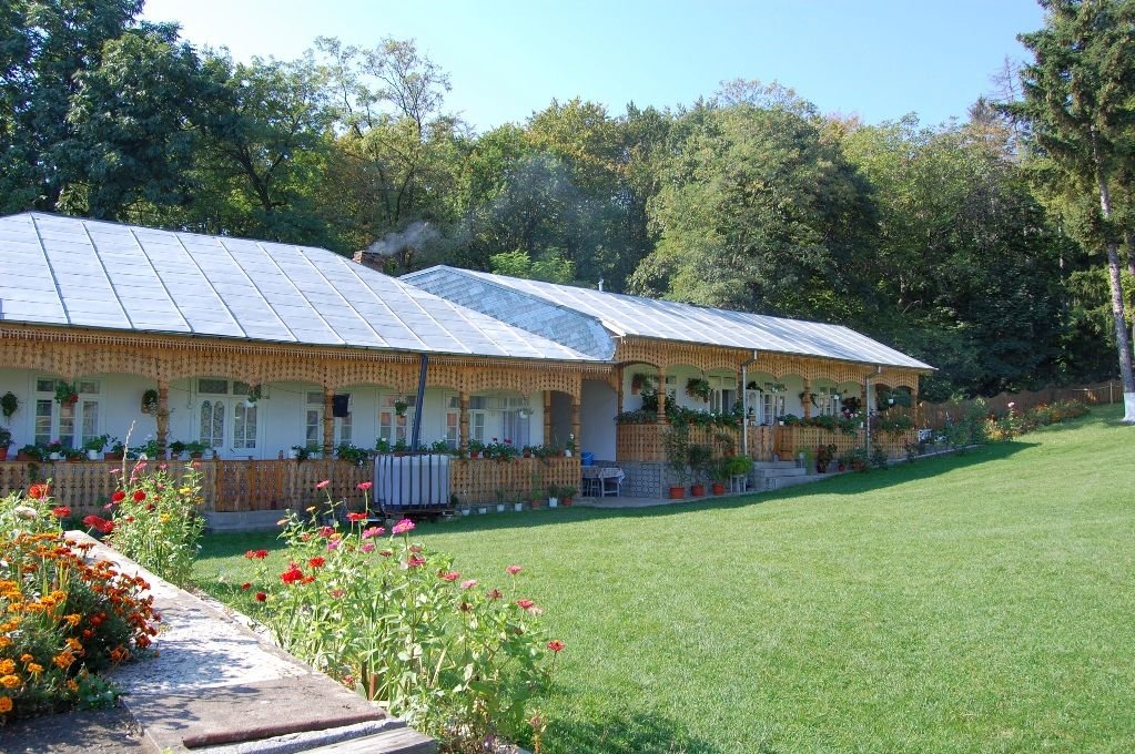 Buluc, schitul din Athosul românesc al Vrancei 13411