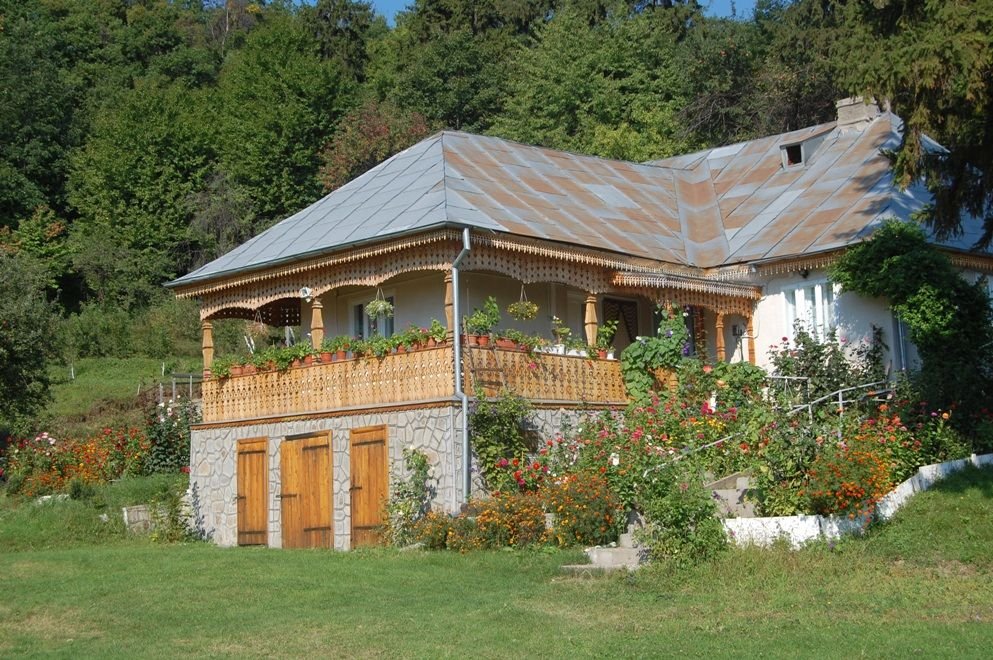 Buluc, schitul din Athosul românesc al Vrancei 13414