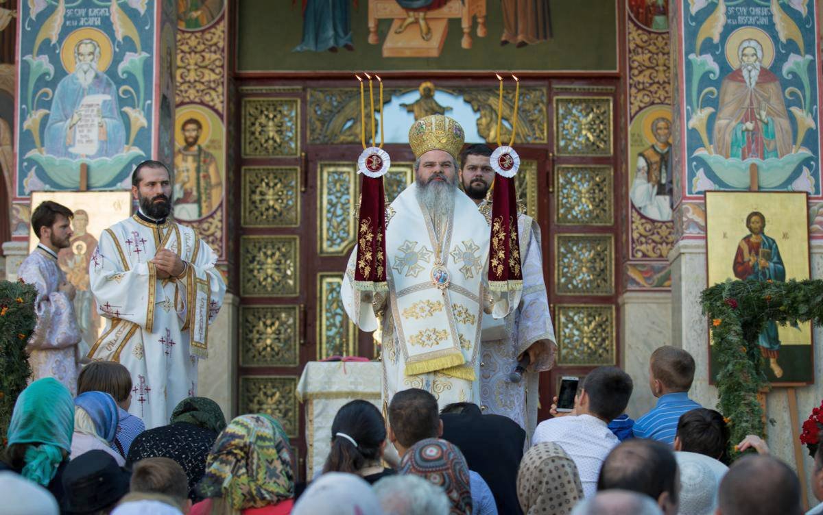 Au început sărbătorile închinate Sfinţilor Nemţeni 13142