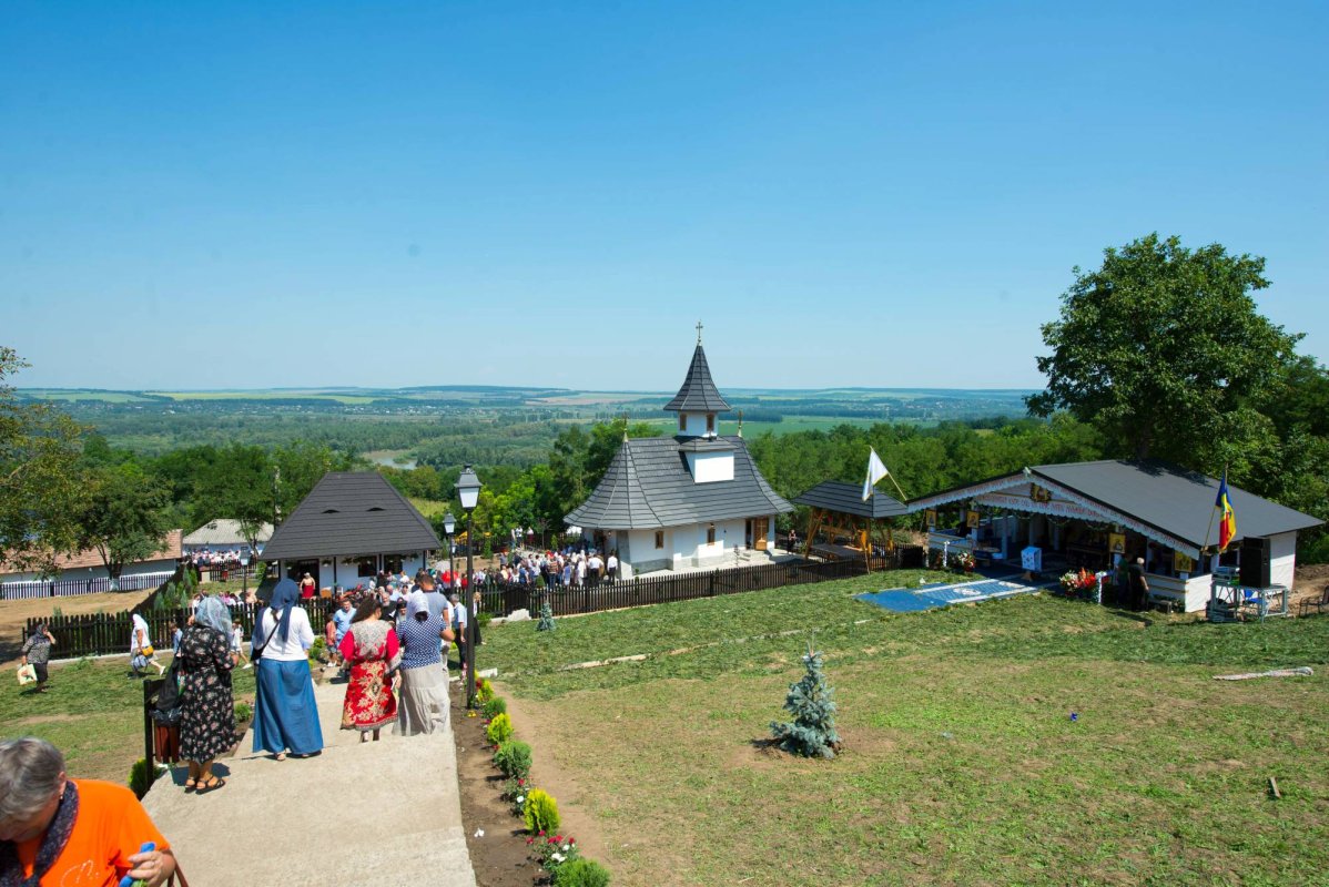 IPS Serafim: „Lumea are nevoie de sfinţi pentru ca umanitatea să fie sănătoasă” 13129