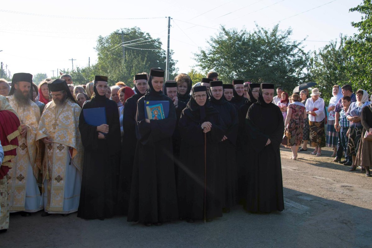 IPS Serafim: „Lumea are nevoie de sfinţi pentru ca umanitatea să fie sănătoasă” 13133