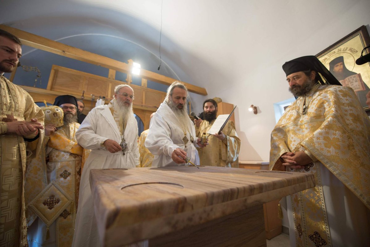 IPS Serafim: „Lumea are nevoie de sfinţi pentru ca umanitatea să fie sănătoasă” 13134