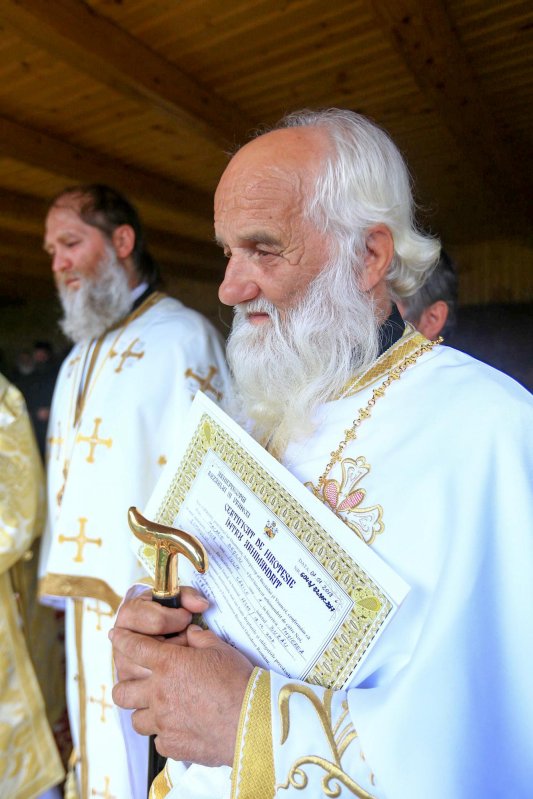 Muntioru - schitul de la granița Țărilor Române 13172