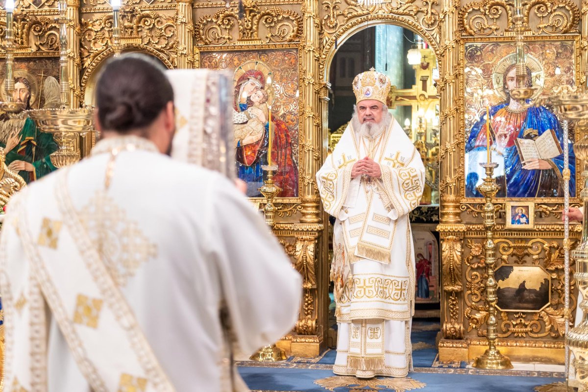 Biserica, spațiu de primire a slavei cerești 13106