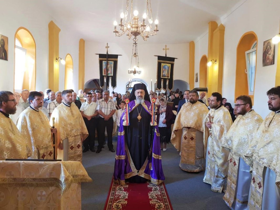 Hramuri și slujiri arhierești în Duminica a 10-a după Rusalii 13082