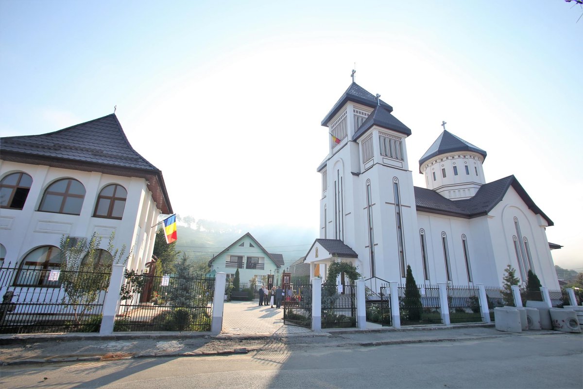 Hramuri și slujiri arhierești în Duminica a 10-a după Rusalii 13092