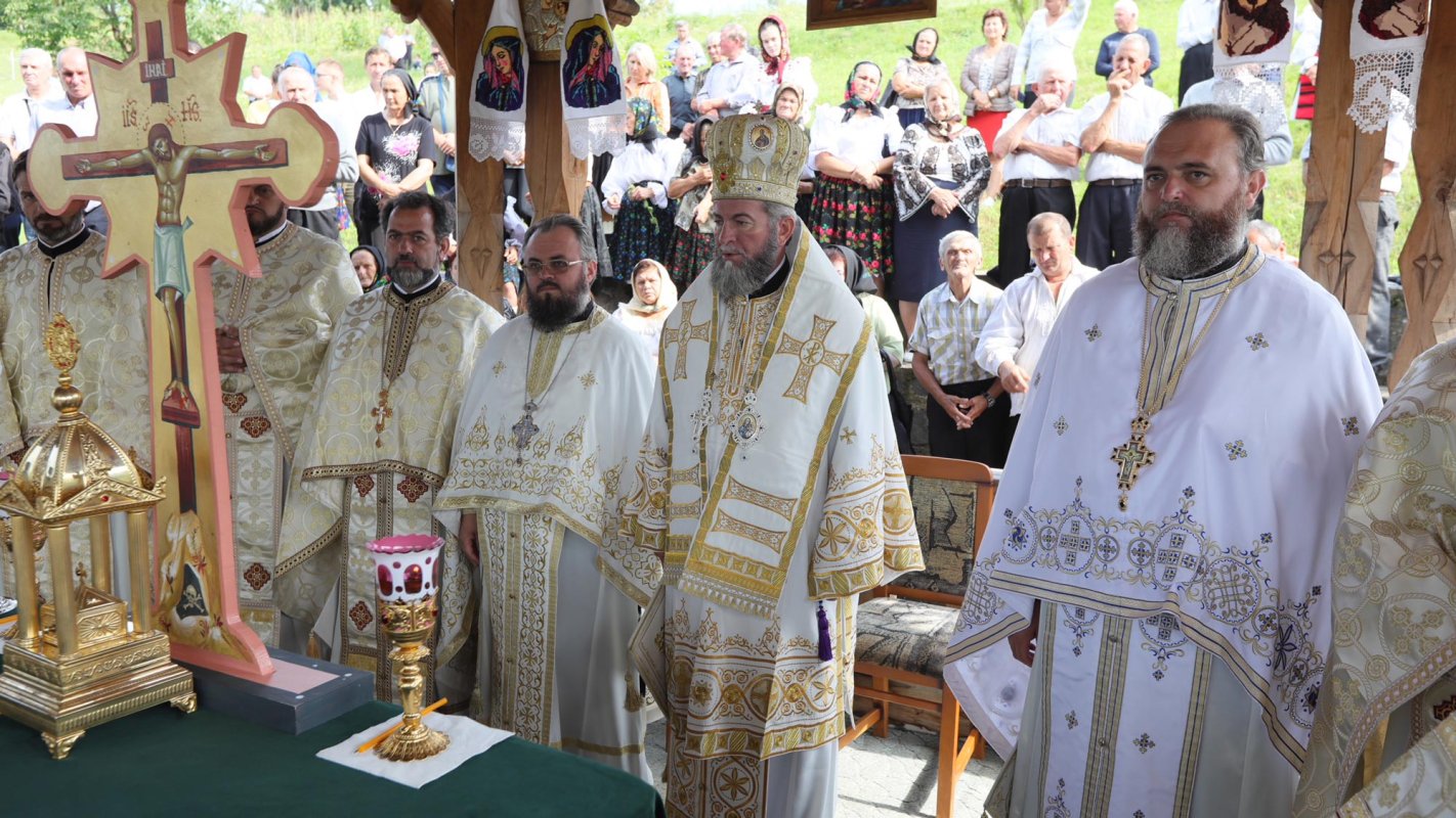 Slujiri arhierești și hramuri la praznicul Schimbarea la Față a Domnului 12983