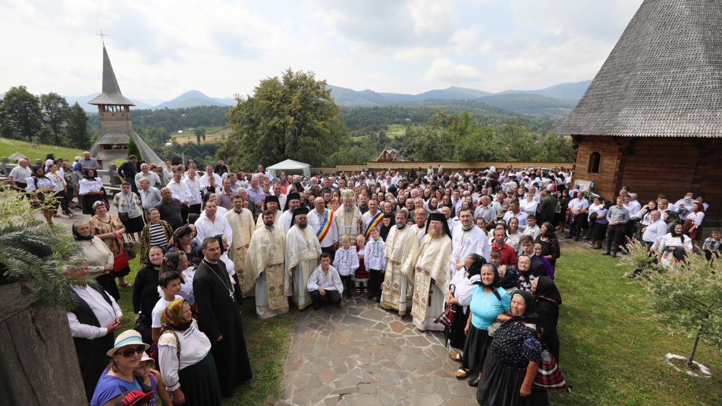Slujiri arhierești și hramuri la praznicul Schimbarea la Față a Domnului 12984