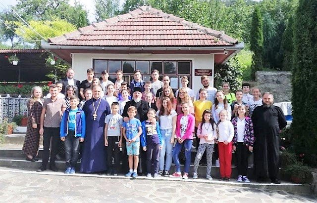 Tabăra Catehetică de la Mănăstirea Strâmba, răsplată pentru copiii implicați în proiectele Episcopiei Sălajului 12927